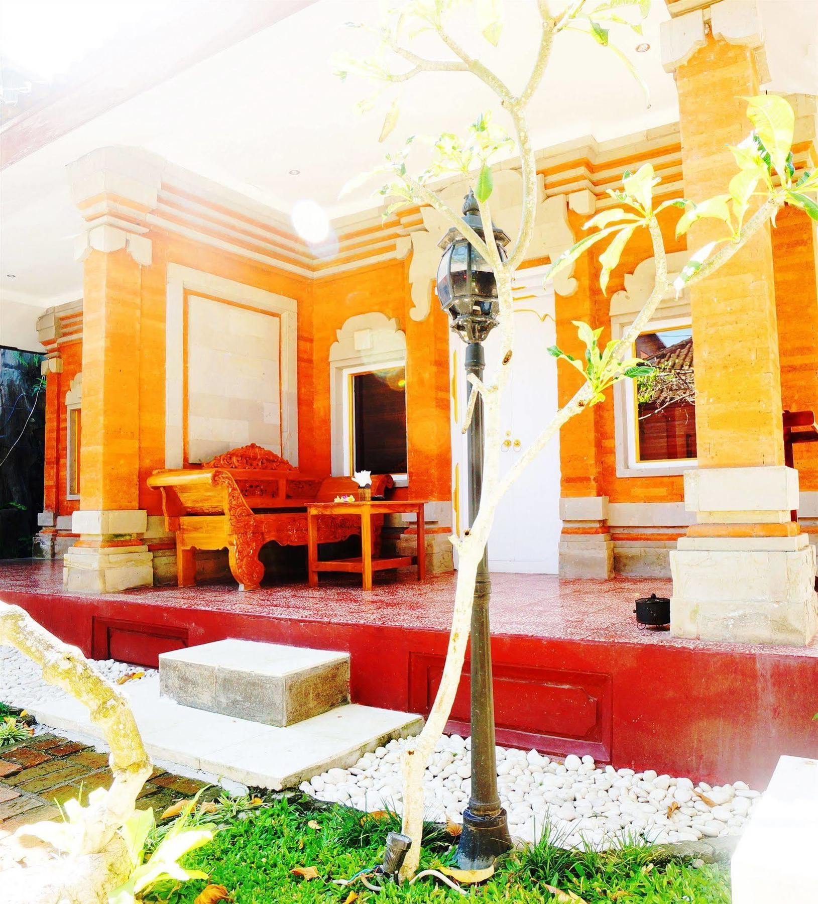 Puri Wisata Balinese Style Hotel Семиньяк Экстерьер фото